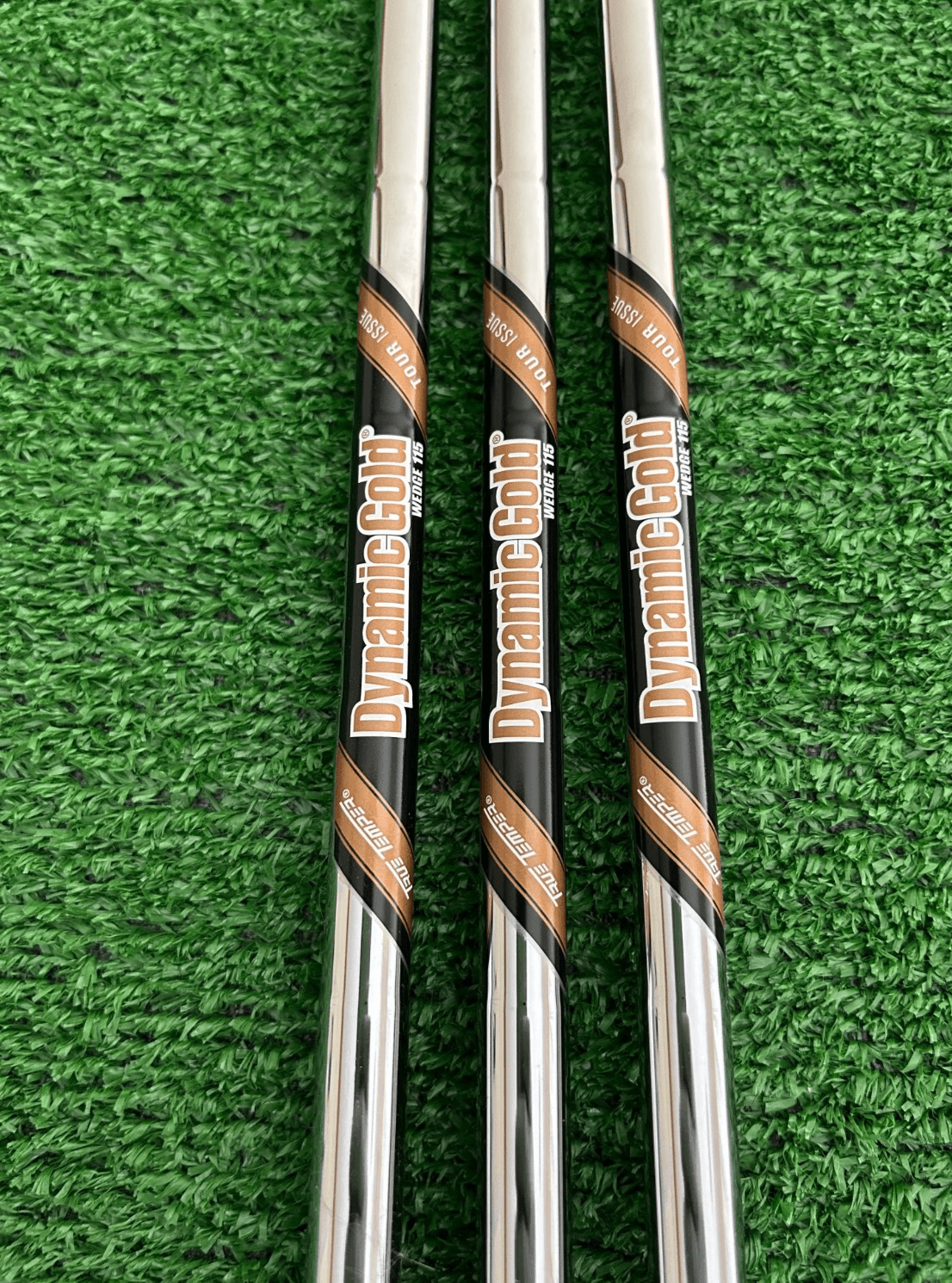 TRUE TEMPER DYNAMIC GOLD TOUR ISSUE 115 WEDGE FLEX 3 SHAFTS SET .355" TIP — pre-owned golf club